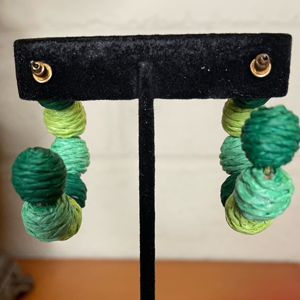 🆕 Boho Colorblock Raffia Wrapped Ball Hoop Earrings💚 - Picture 5 of 10